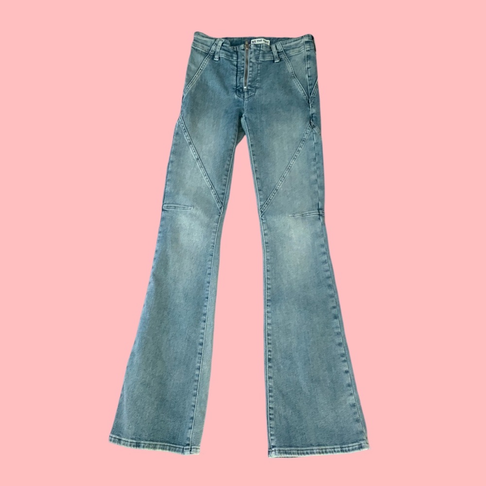 Lowest Price Ever 🫶🏽We the Free Women's Zip Up Flare Jeans